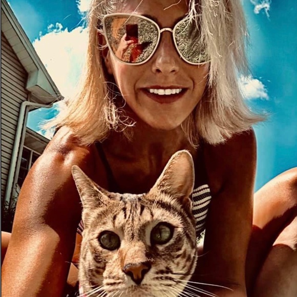 Meet your Posher, Lisa - Picture 5 of 5